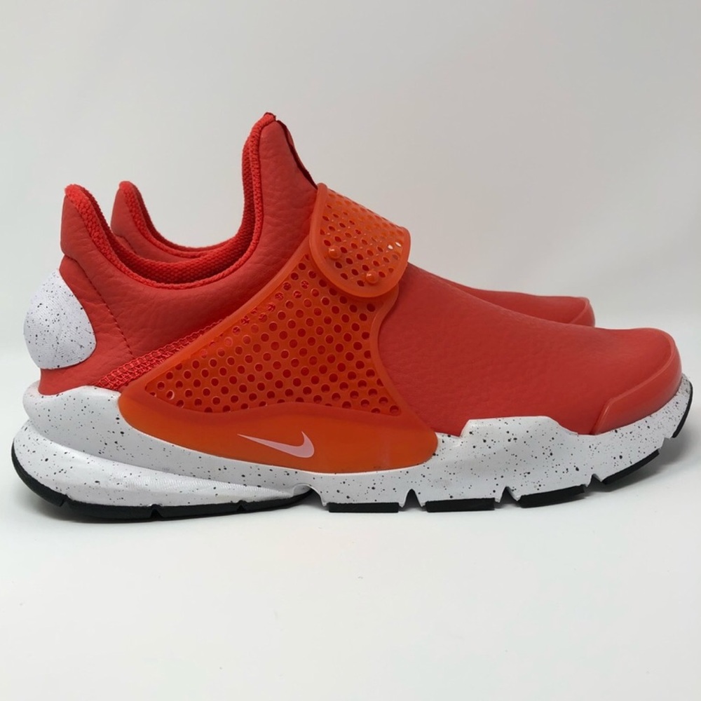 Nike Sock Dart Premium .